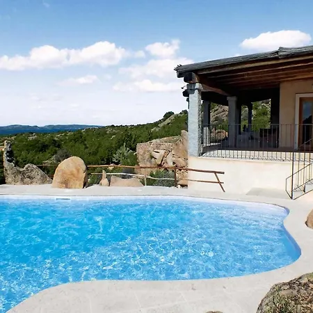 Sleeps 10 Air Con Villa Cala Bitta