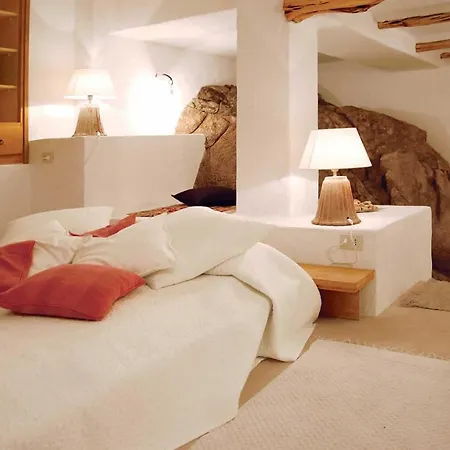 Sleeps 10 Air Con Villa