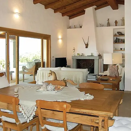 Villa Sleeps 10 Air Con Cala Bitta
